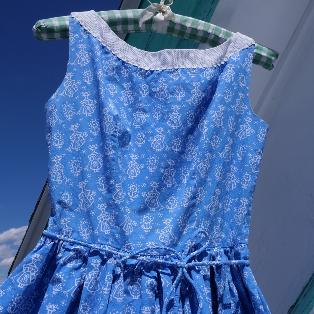 The cutest vintage 1950s/60s cotton garden lady novelty print fit & flare dress - Picture 3 of 10